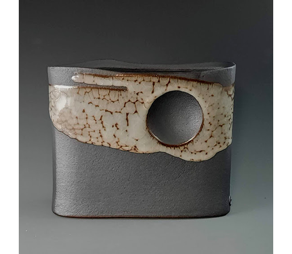 Link to ceramics by Reid Ozaki